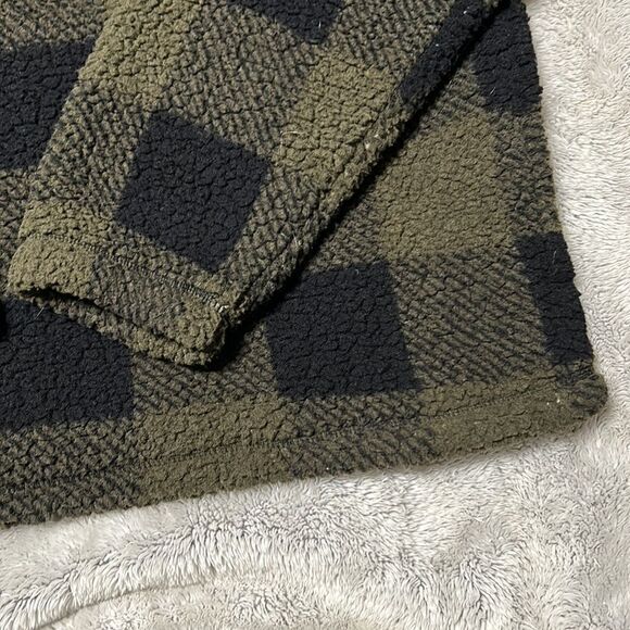 Green and Black Sherpa - Picture 3 of 5